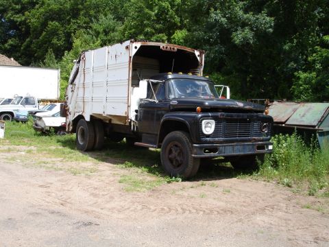 1965 Ford F-800 “Black Ford”