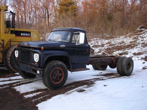 1965 Ford F-800 photo