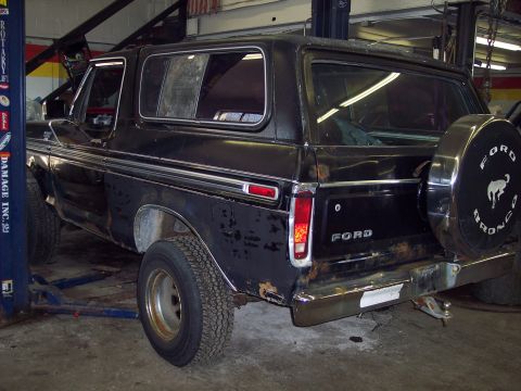 1979 Ford Bronco - This black Ford Bronco appears to be a 1978 model, not a 1979 as claimed.