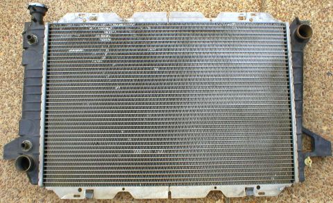 1983 Ford Bronco - SOLD 96 V-8 Radiator Fan shroud available Radiator lower isolator/mount is E5TZ8125A [url=https://www.supermotors.net/registry/media/895145…