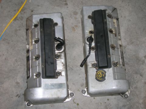 1998 Ford Mustang - Valve Covers with Wire Covers