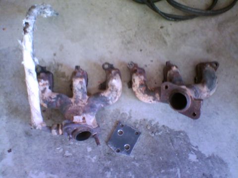 1981 Ford Bronco - Here's a pair of used EFI exhaust manifolds I pulled from a friend's Bronco with a 4.9. It took us nearly five hours to get them off after…