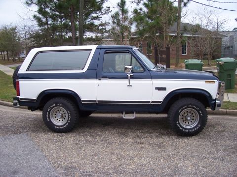 1984 Ford Bronco photo