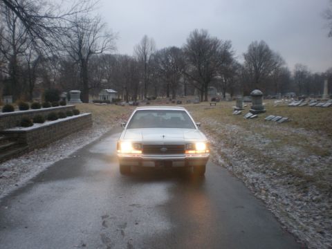 1988 Ford Crown Victoria LTD - Crown hill cemetery