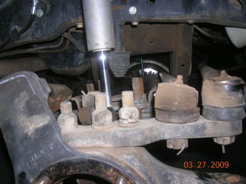 1985 Ford Bronco - noticed that pass steering arm was coming loose....not good.