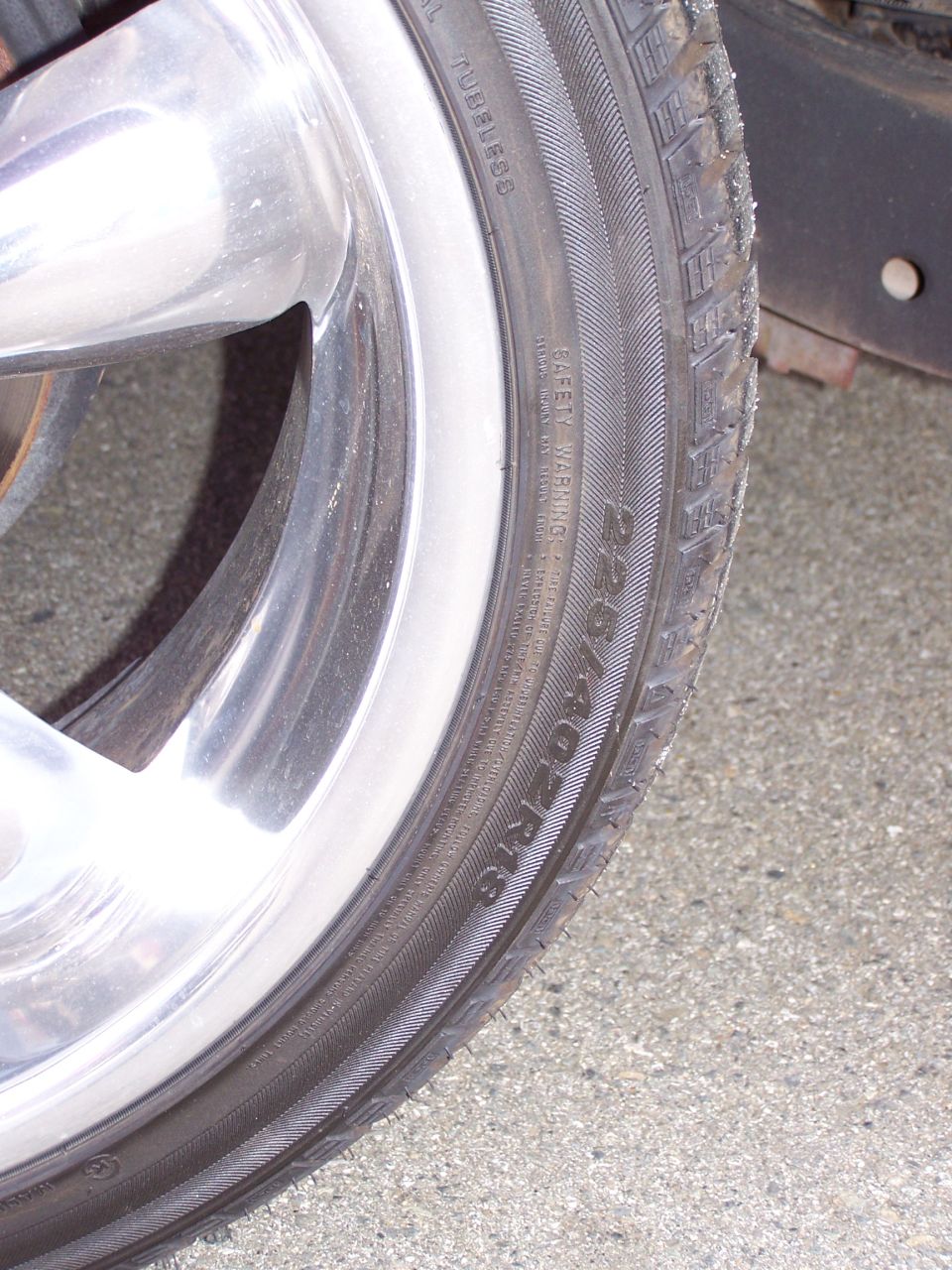 front tires: 225/40-ZR18 NEXEN 3000
