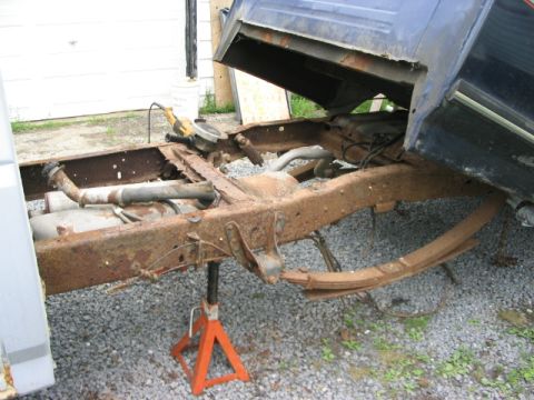 1986 Ford Bronco - slip the bed back