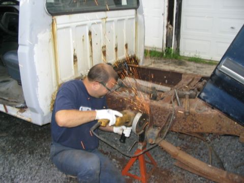 1986 Ford Bronco - My friend Tony helpin out