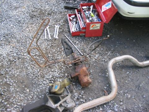 1986 Ford Bronco - got another starter, tie rods and some exhaut pipe to run to the rear ... mine dumps out just in front of passenger rear shock right now