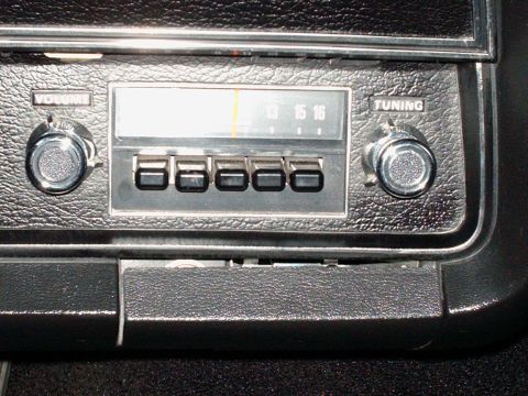 1973 Ford Ranchero - AM pushbutton radio