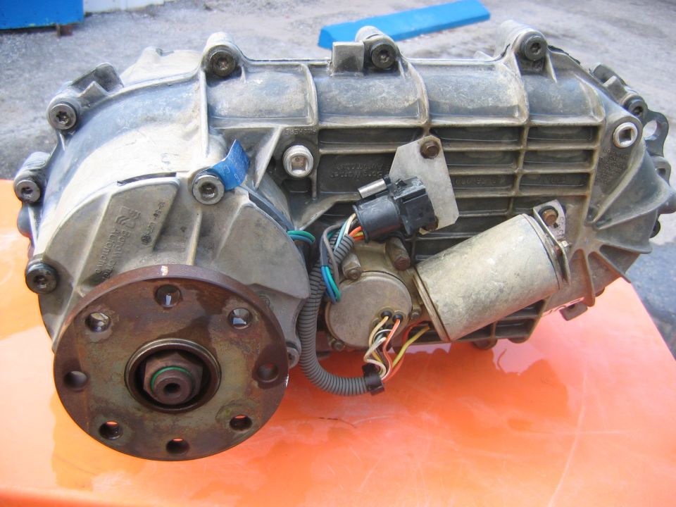 Transfer case with electrical connectors and wires