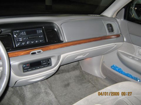1997 Ford Crown Victoria photo