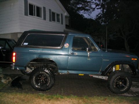 1986 Ford Bronco - rear one is gone