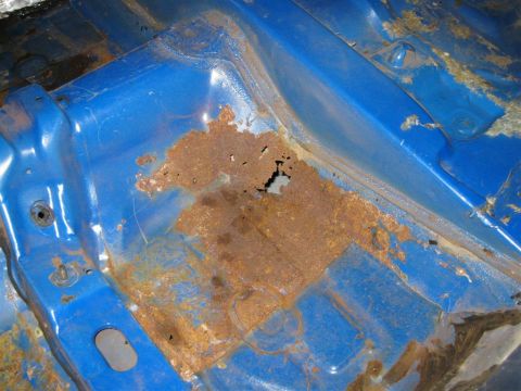 1984 Ford LTD Crown Victoria - I hate surprises like this, back to the junkyard for more donor parts!