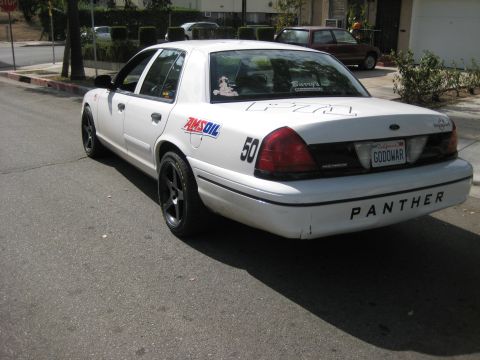 2001 Ford Crown Victoria photo