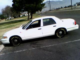 2001 Ford Crown Victoria photo