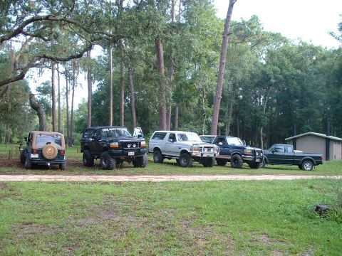 1995 Ford Bronco - camp ground group shot