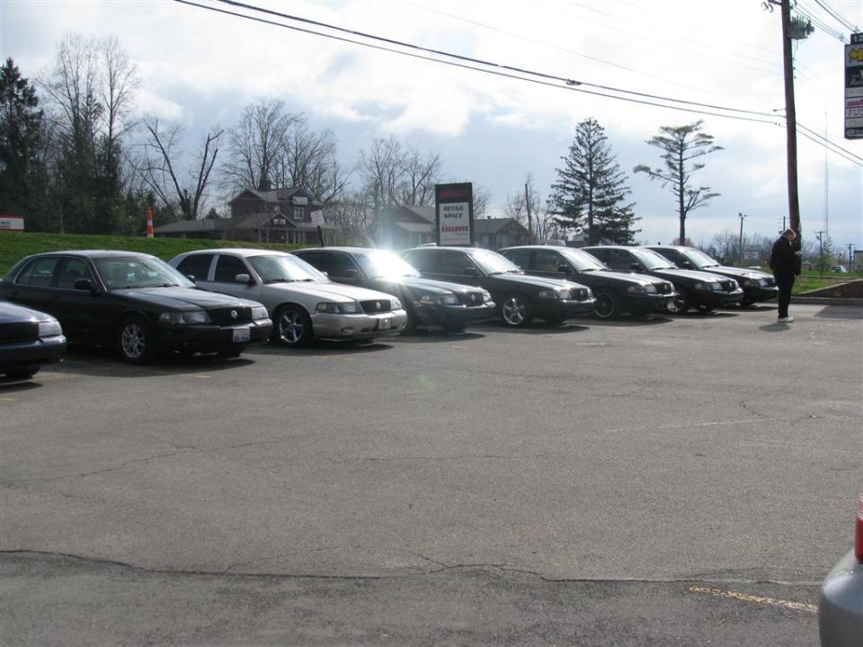 Several 2003 Mercury Marauders parked in a lot