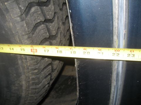 1979 Ford Bronco - front measurement 1