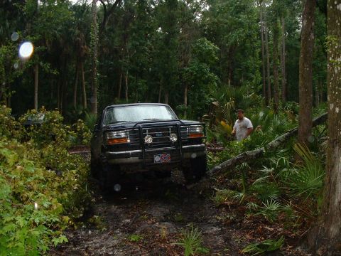 1995 Ford Bronco - john finaly made it, but banged up back bumper when crossing log. only time he got stuck.