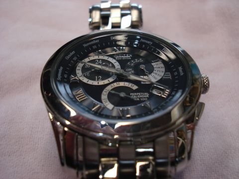 2000 Ford Crown Victoria - This watch features a perpetual calendar and eco-drive technology.