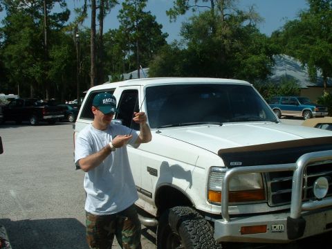 1995 Ford Bronco - ah man, no more tunes.