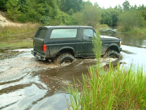 1995 Ford Bronco - shane gettin wet