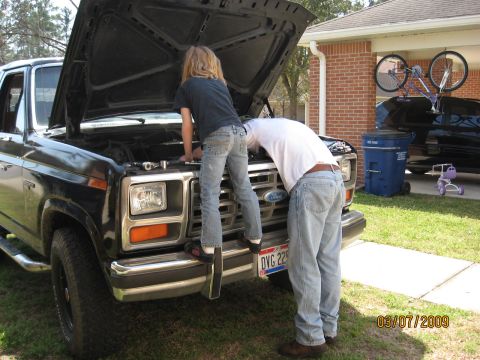 1986 Ford Bronco - Daughter supervising and letting me know i'm doing a good job.