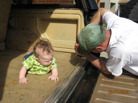 1986 Ford Bronco - Lil guy watching in on me