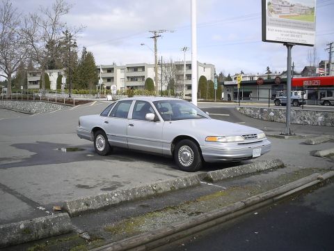1996 Ford Crown Victoria photo