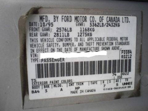 1996 Ford Crown Victoria photo