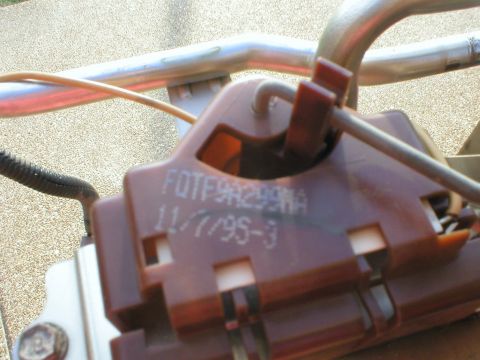 1983 Ford Bronco - '87-96 Bronco Level Sender engineering number FOTF-9A299-AA 11/7/95-3 Fuel Tank Sending Unit Service PN: FOTZ-9A299-DB (MotorCraft PS22) Li…