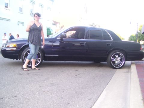 2003 Ford Crown Victoria photo