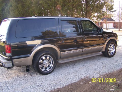 2002 Ford Excursion photo