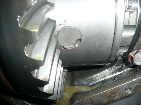1990 Ford Bronco - ...no cross pin retainer means the cross pin tries to walk out...