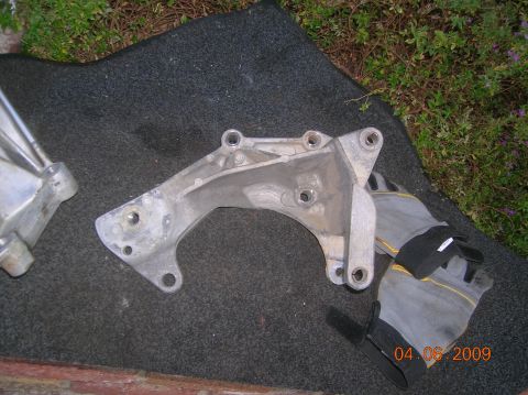 1985 Ford Bronco - old bracket