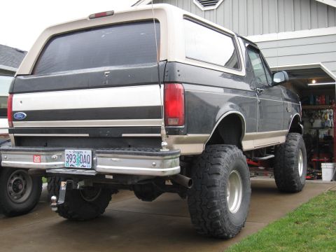 1996 Ford Bronco - Rear bumper raised