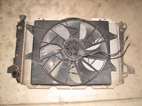 1996 Ford Bronco - Electric fan from thunderbird on bronco radiator