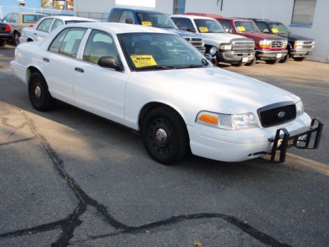 2004 Ford Crown Victoria “UNKnOwn”