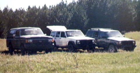 1989 Ford Bronco - My Bronco, my parents white XJ and my brothers green XJ. Had a fun day wheeling and meeting a lot of great people.