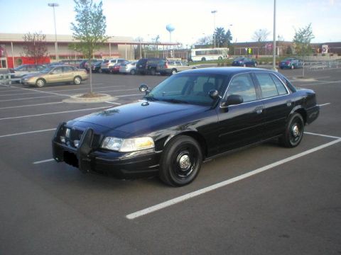 2003 Ford Crown Victoria photo