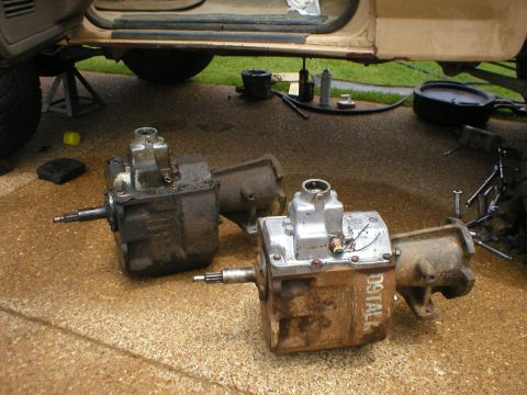1983 Ford Bronco - The main case of an NP435 is 10 13/16" front-to-back across the mounting surfaces; the 4WD extension is 8".