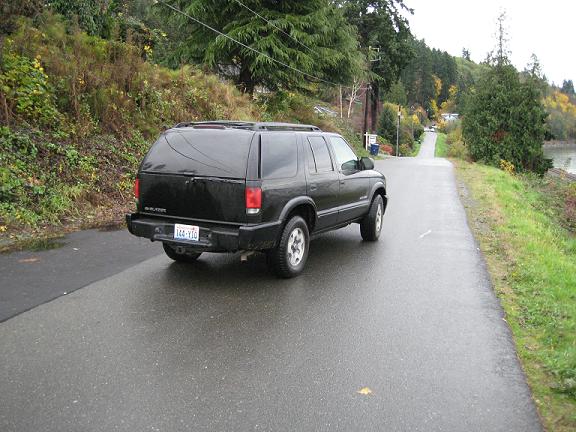 Black 2004 Chevrolet Blazer rear view