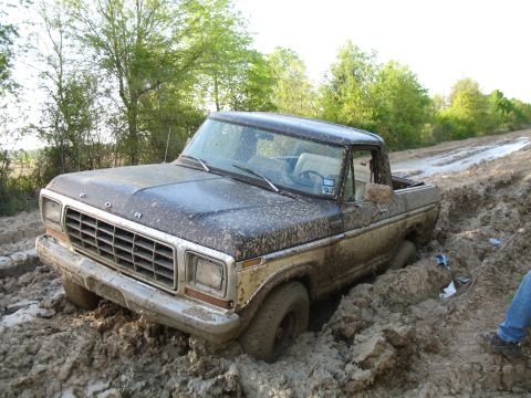 1979 Ford Bronco - So evidently I can't make it through a hole where the backhoe got stuck...
