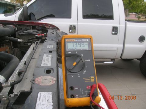 1985 Ford Bronco - 2 130wt lights....6 rock lights, dual taurus fans 500 watt amp and all normal other crap...on at one time and still drawing this