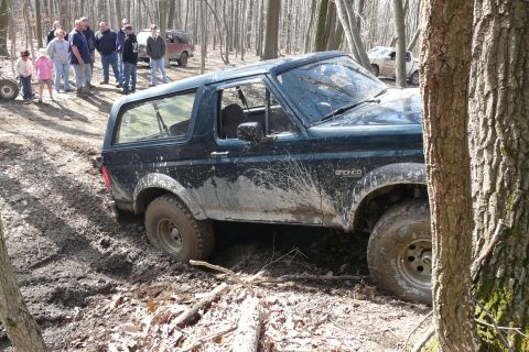 1995 Ford Bronco - Lancaster, PA. My truck got stuck on a hill because the passenger side hub got stuck.