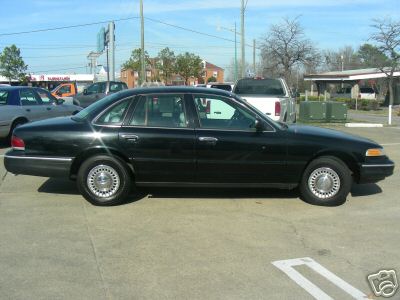 1997 Ford Crown Victoria photo