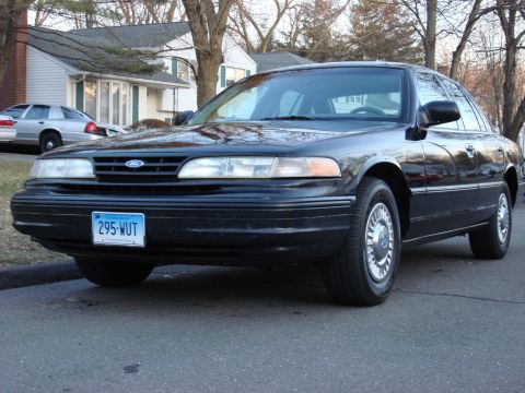 1997 Ford Crown Victoria photo