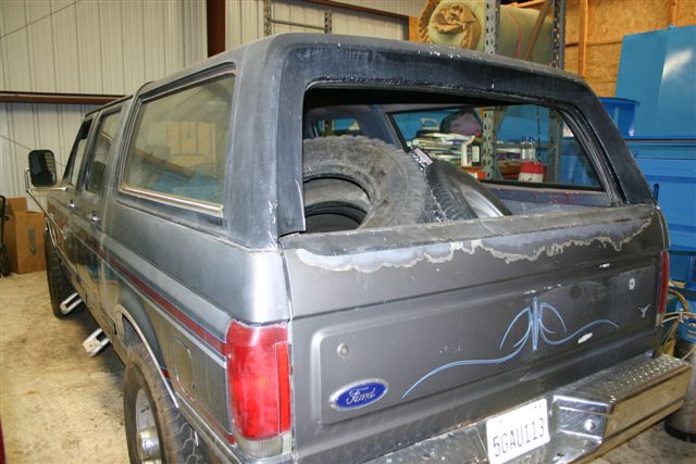 1986 Ford Bronco rear view, spare tires visible in cargo area
