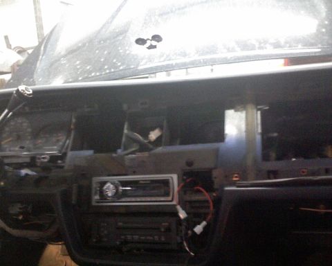 1993 Ford Crown Victoria - dash taken apart for paint (dark blue to black)
